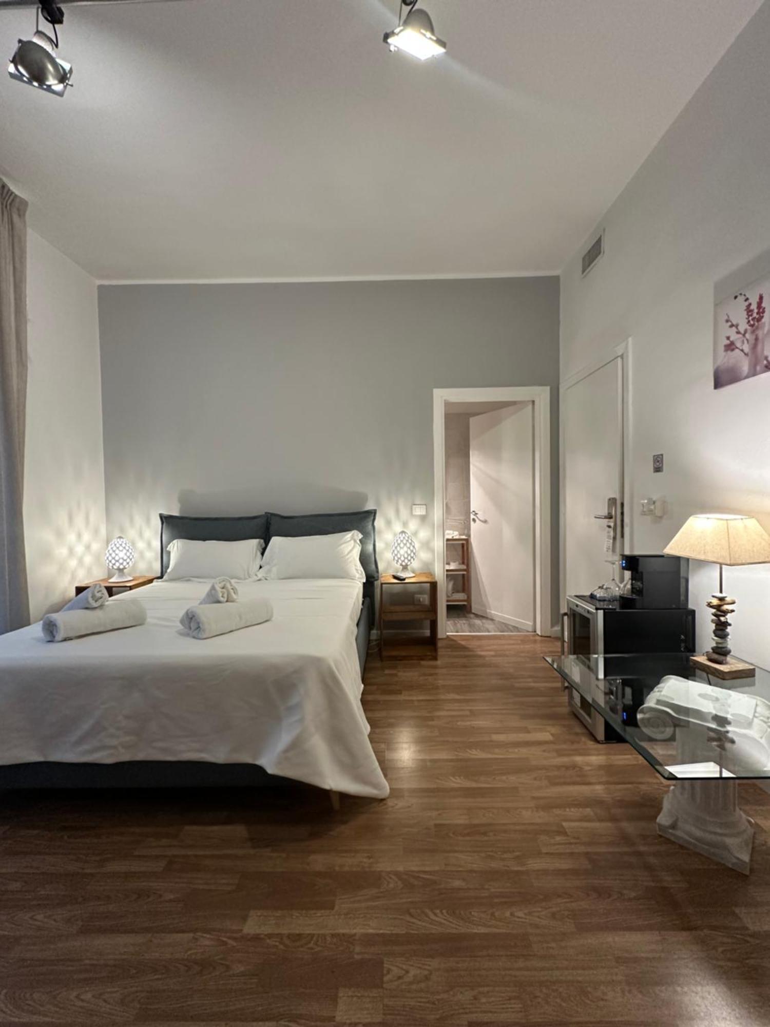 B&B Degli Artisti Suite Lecce Dış mekan fotoğraf